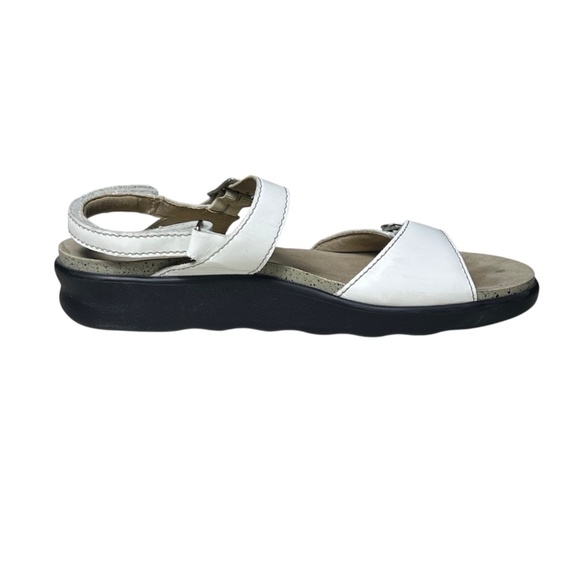 SAS CAPTIVA - Picture 4 of 11